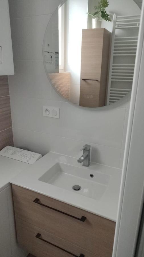 Logement Place D'Erlon Hypercentre Avec Balcon Reims Exterior foto